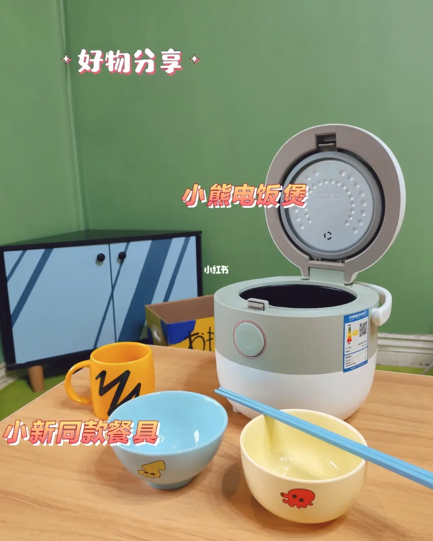 她出手把「《蠟筆小新》裡的房子」搬進自己家! 同款暖爐、餐具全都有「連野原家花園都複製」❤️