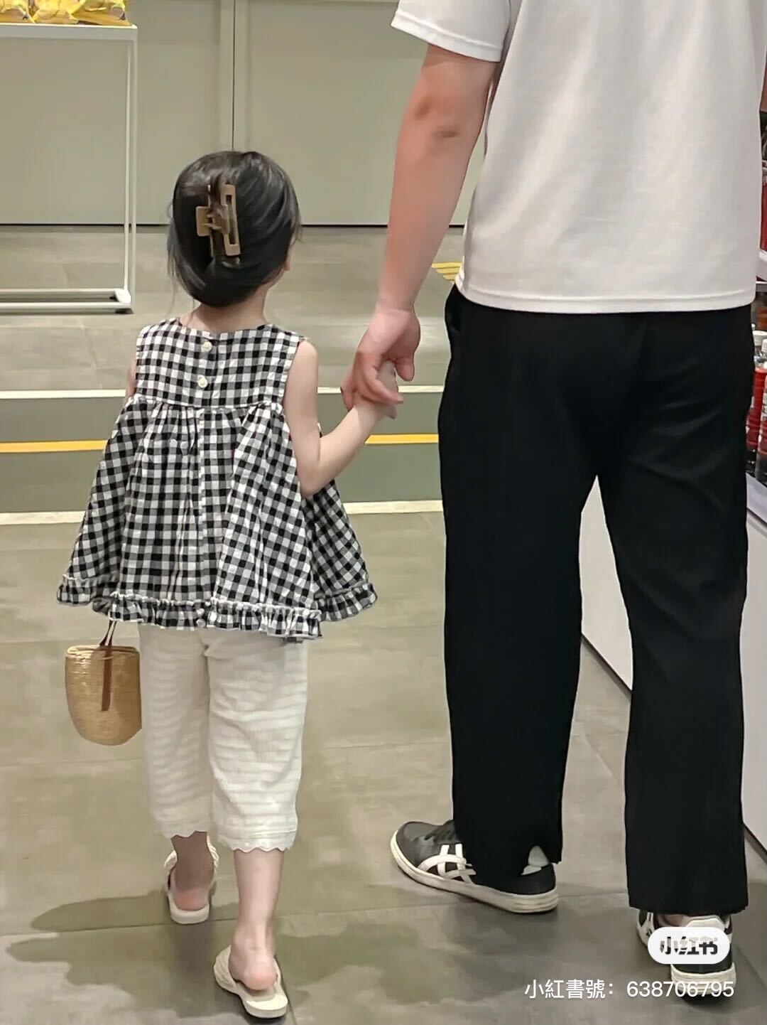 治裝費都給寶貝！媽媽替女兒「天天換不同造型」風格超多變　正面一轉「仙氣高冷臉蛋」看了秒融化❤️