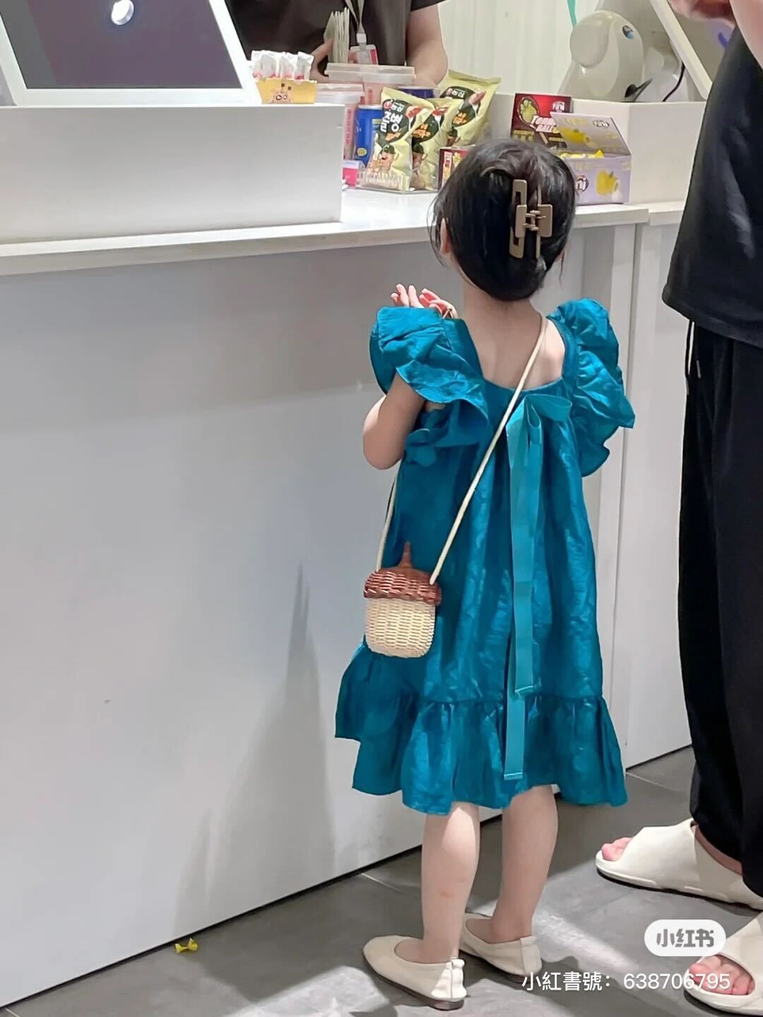 治裝費都給寶貝！媽媽替女兒「天天換不同造型」風格超多變　正面一轉「仙氣高冷臉蛋」看了秒融化❤️