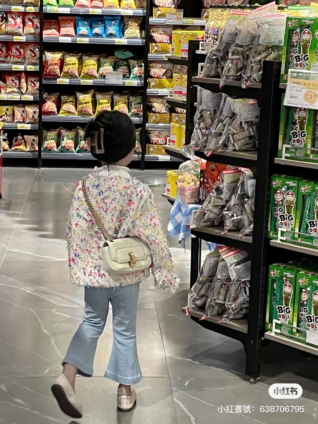 治裝費都給寶貝！媽媽替女兒「天天換不同造型」風格超多變　正面一轉「仙氣高冷臉蛋」看了秒融化❤️