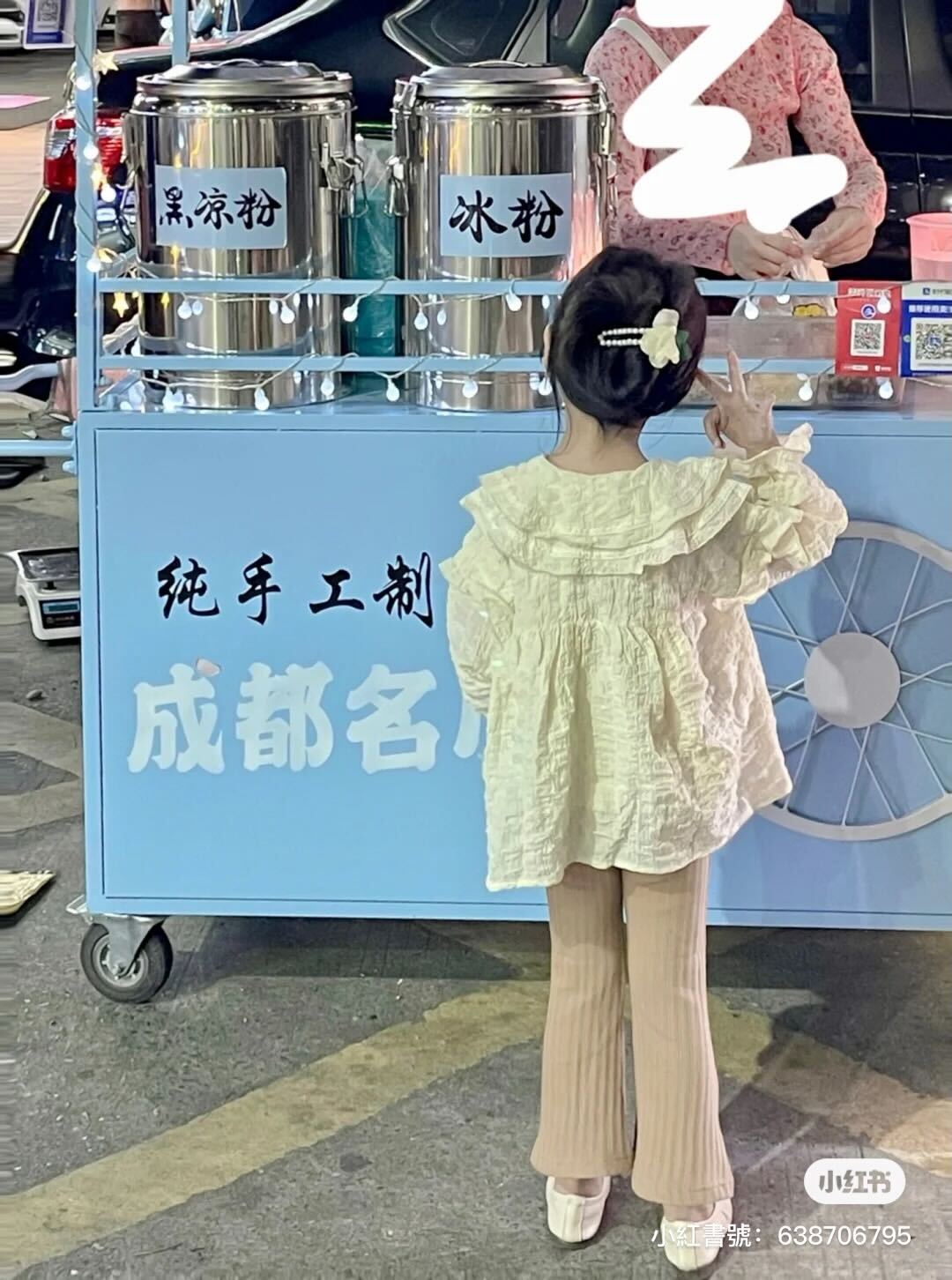 治裝費都給寶貝！媽媽替女兒「天天換不同造型」風格超多變　正面一轉「仙氣高冷臉蛋」看了秒融化❤️