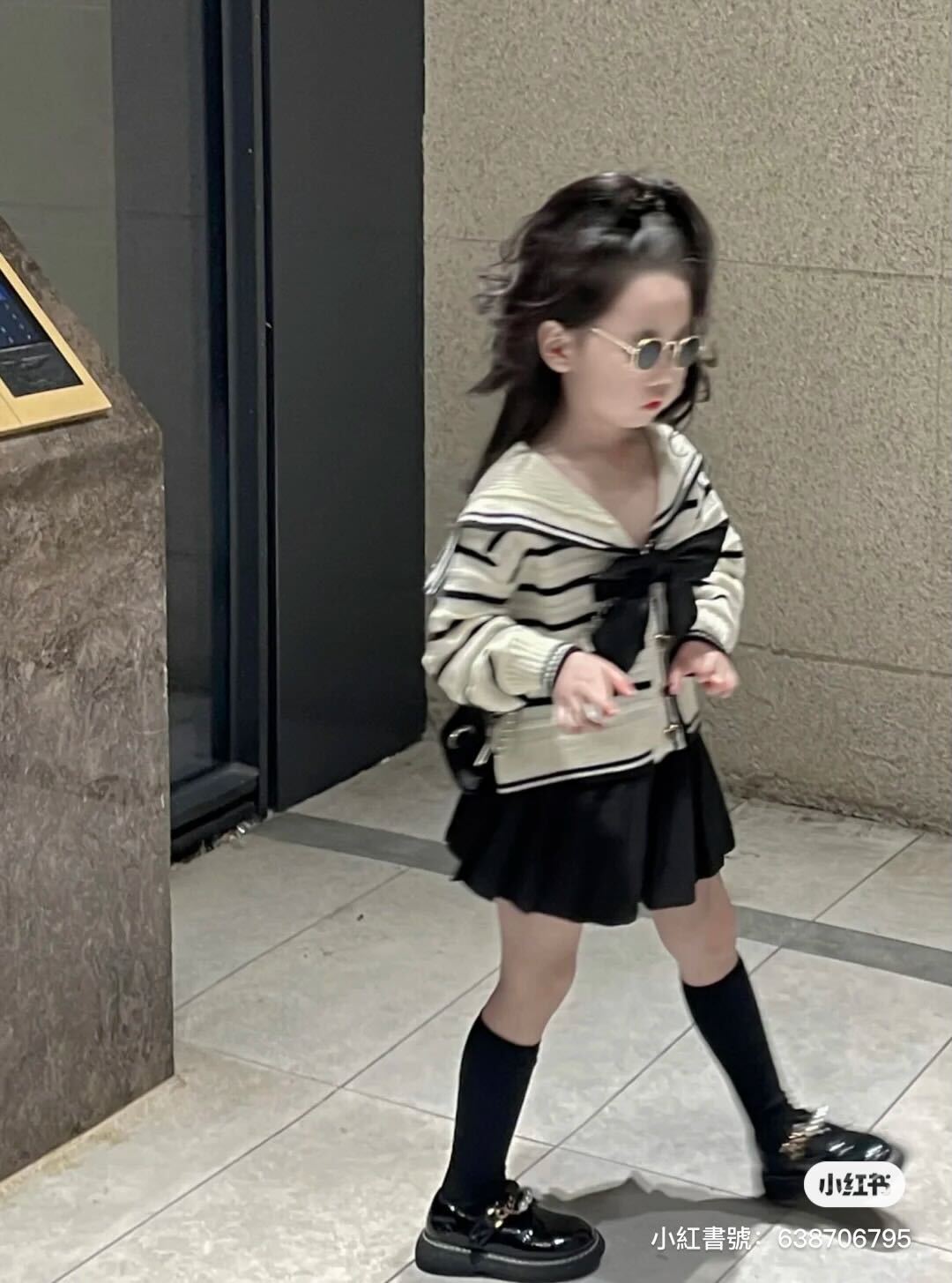 治裝費都給寶貝！媽媽替女兒「天天換不同造型」風格超多變　正面一轉「仙氣高冷臉蛋」看了秒融化❤️