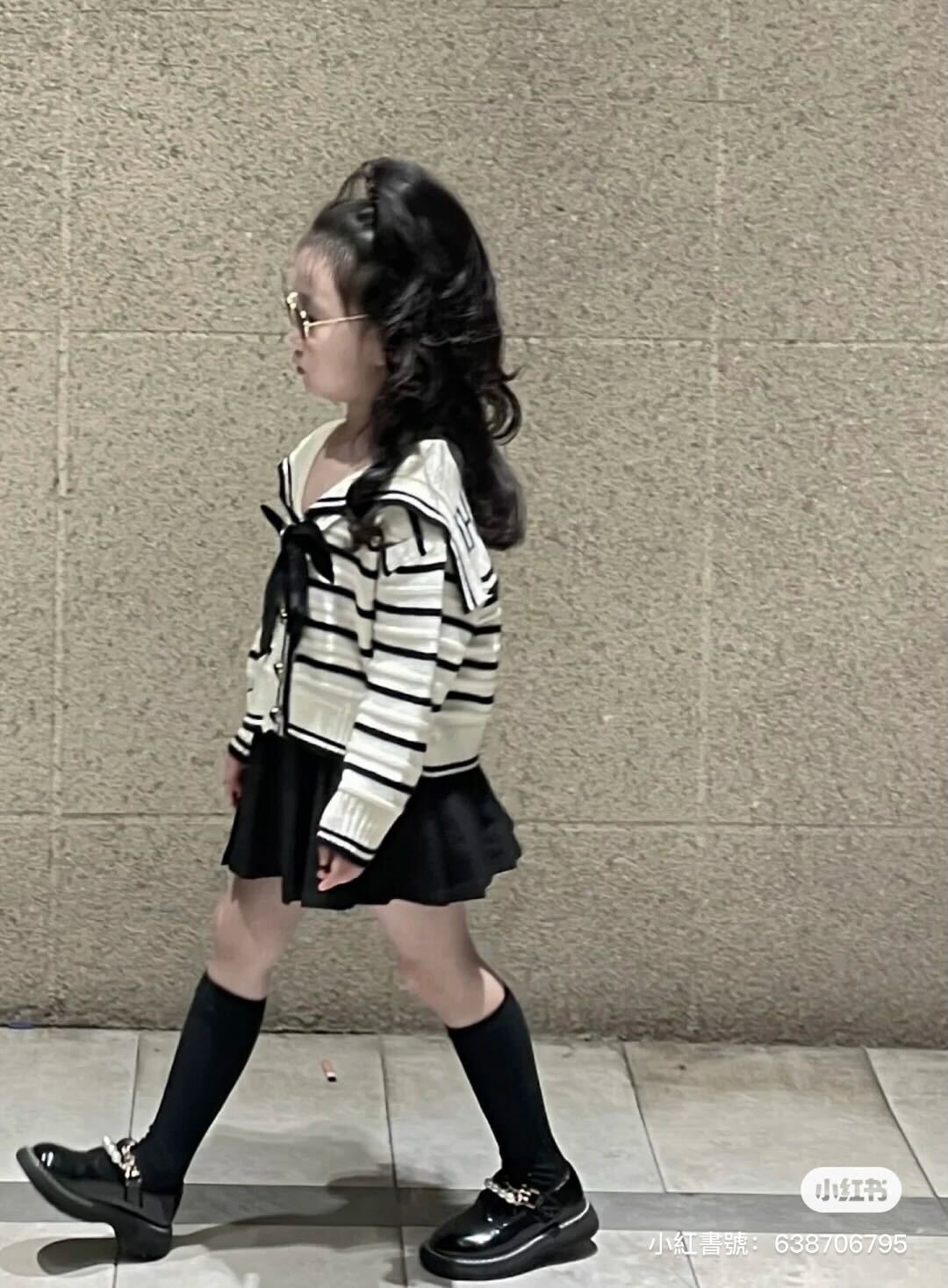 治裝費都給寶貝！媽媽替女兒「天天換不同造型」風格超多變　正面一轉「仙氣高冷臉蛋」看了秒融化❤️