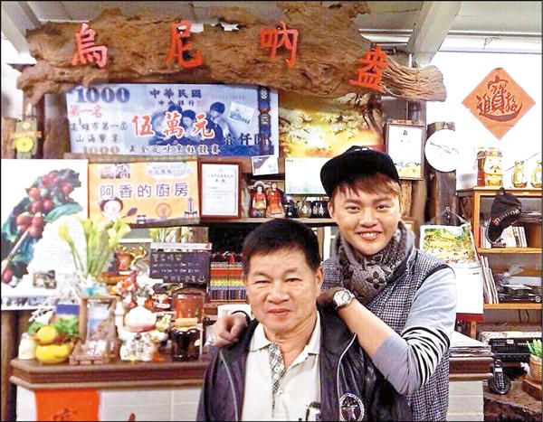 爸爸去當快樂天使！許富凱「凌晨慟失慈父」享壽72歲　陪祂看「最後一個日出」心碎：我真的很想祂