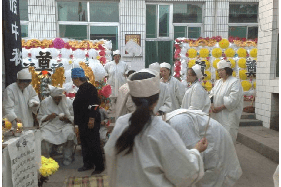 七爺八爺來家中!鐵齒女「家中連走5人」喪禮辦不完 她不信邪「最後自己也送命」