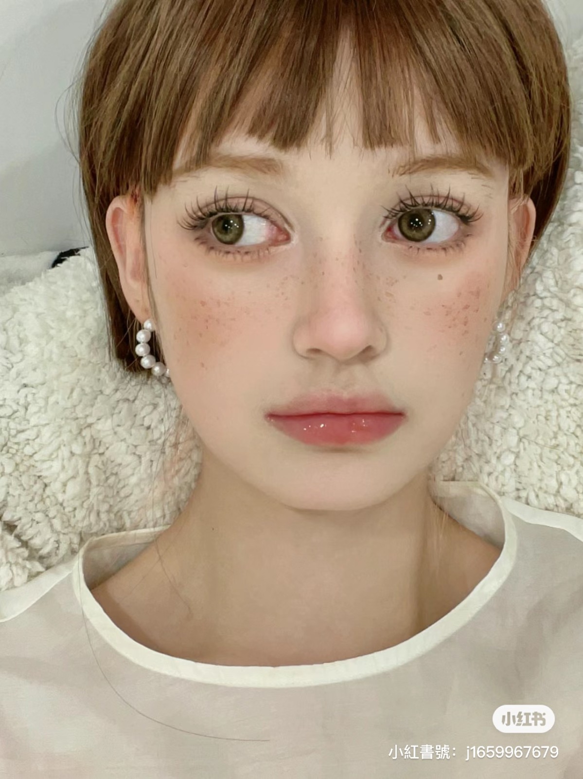 史詩級化妝術！神人「把自己畫成外國正妹」根本真人芭比　一卸妝「露出最真實素顏」直接變張臉