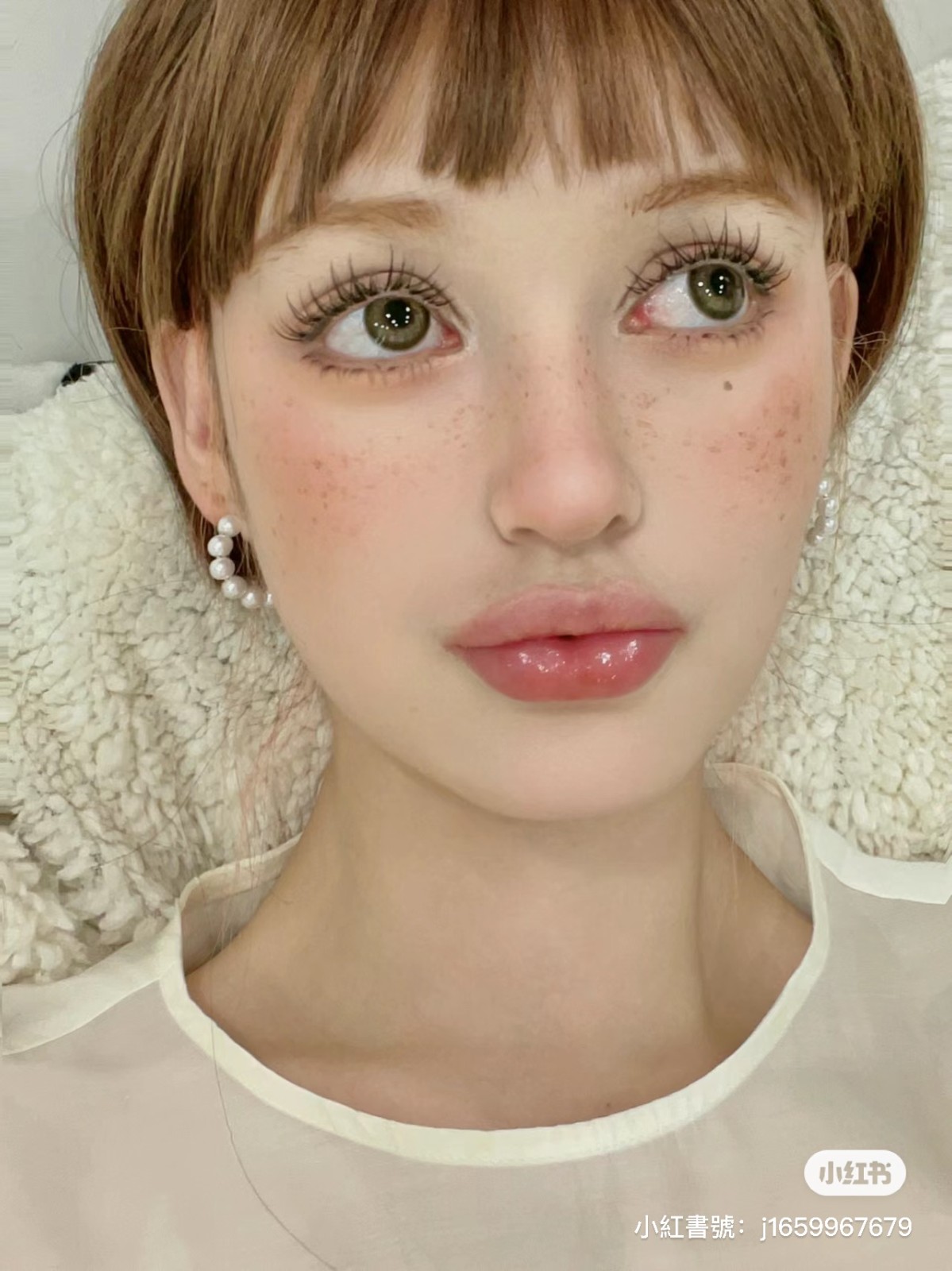 史詩級化妝術！神人「把自己畫成外國正妹」根本真人芭比　一卸妝「露出最真實素顏」直接變張臉