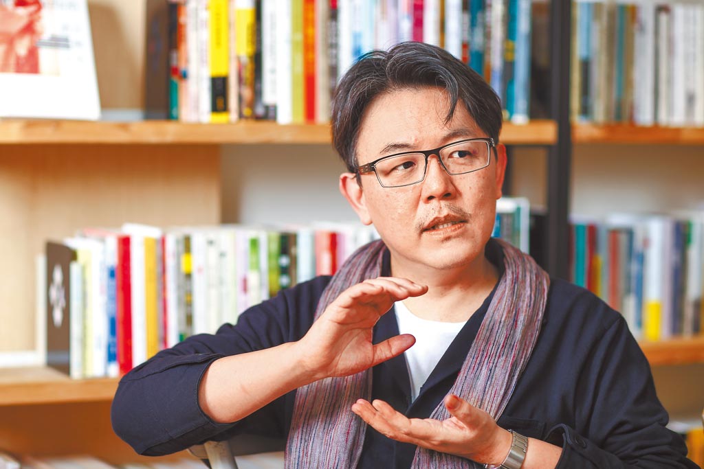 放下如日中天事業！大學教授「返鄉照顧失智父9年」　「我離世界越來越遠」長文告白最後看到哭