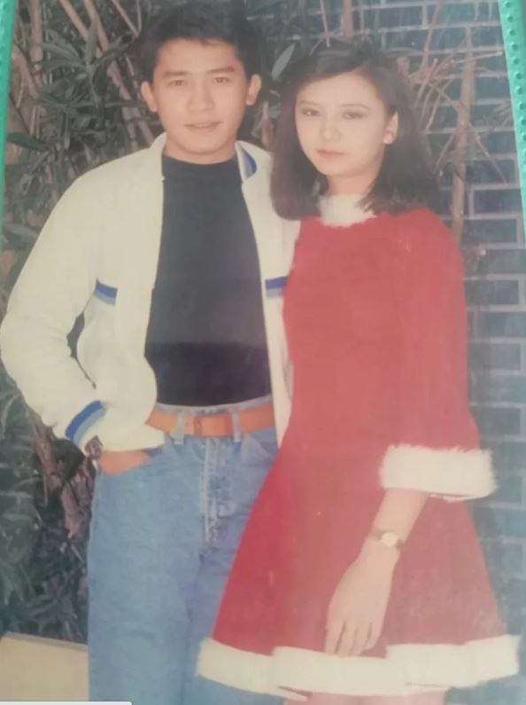 曾3分3合！57歲女星「突曬影帝合照」自爆：他是我初戀　遭網罵「男方早有家室」失言非第一次
