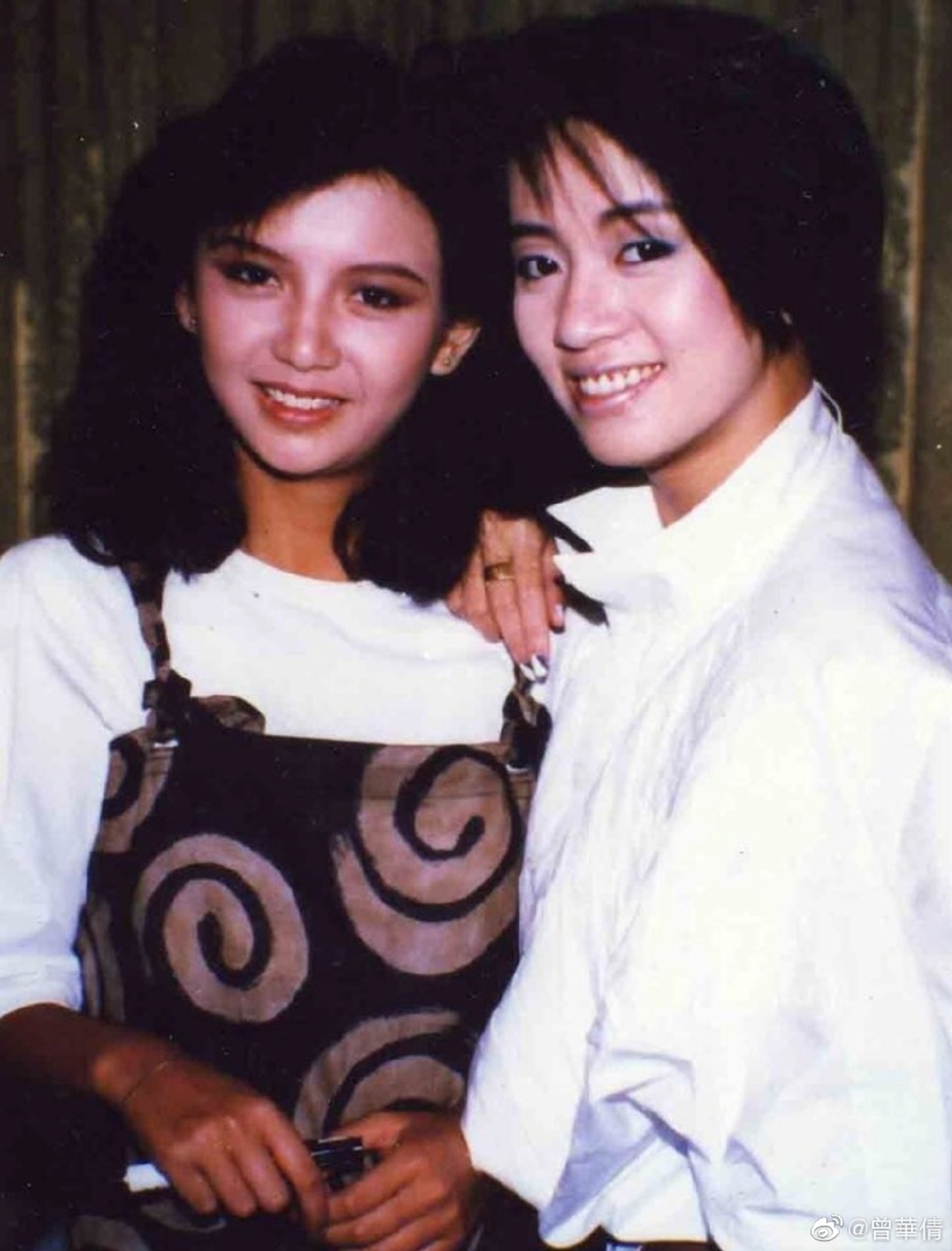 曾3分3合！57歲女星「突曬影帝合照」自爆：他是我初戀　遭網罵「男方早有家室」失言非第一次