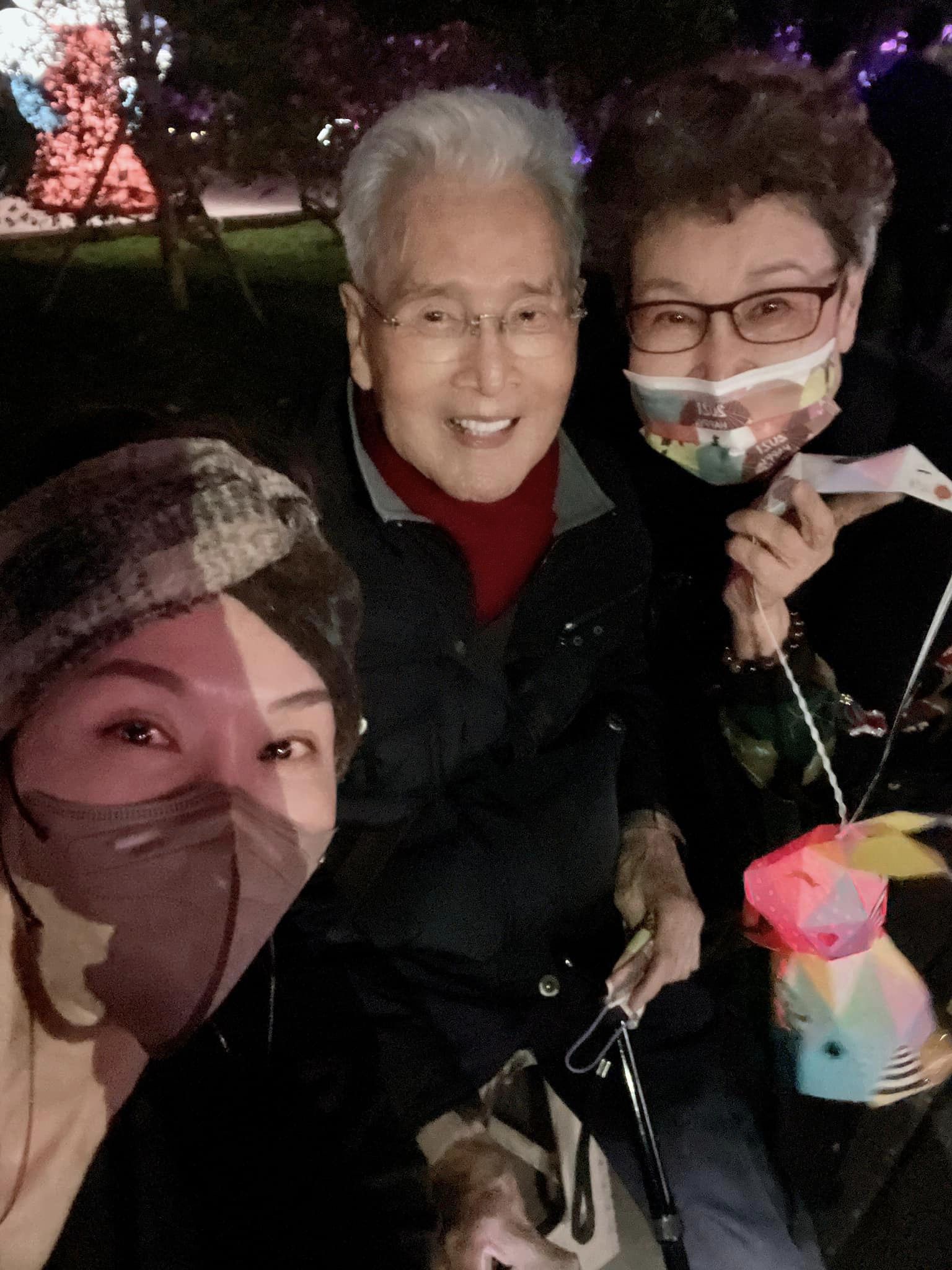 父曾病危住院20天！《一家團圓》女星離婚後「專心奉養雙親」　「曝常青樹爸近況」粉絲超想念