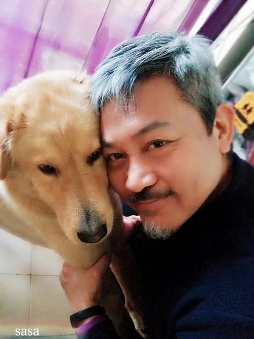 綠葉男星59歲離世！「長跑13年戀情無果」偷偷退出圈內群組　「無兒女送終」生命最後和狗相伴
