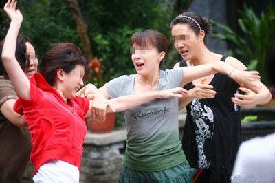 仗著娘家富裕!大嫂常常與婆婆「合夥欺負我」 我打電話「叫來一個人」她們立刻噤聲:下一秒瘋狂討好我