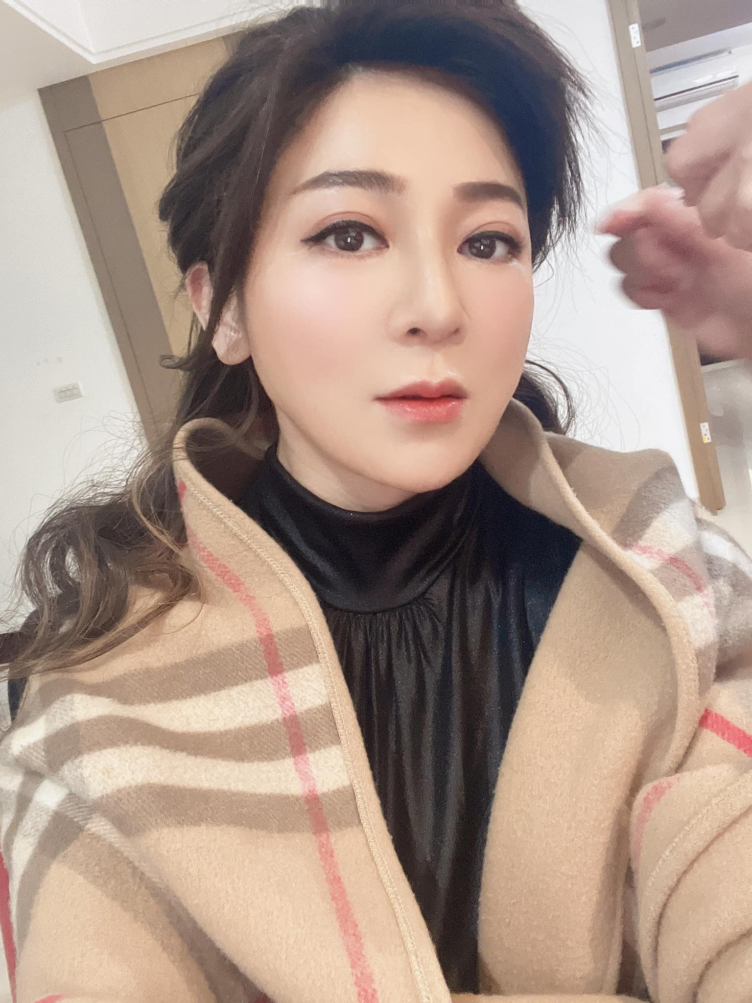 女大十八變！54歲女星公開「國中青澀舊照」引熱議　網驚訝「長得超像納豆」集體笑翻：哪來的校工～