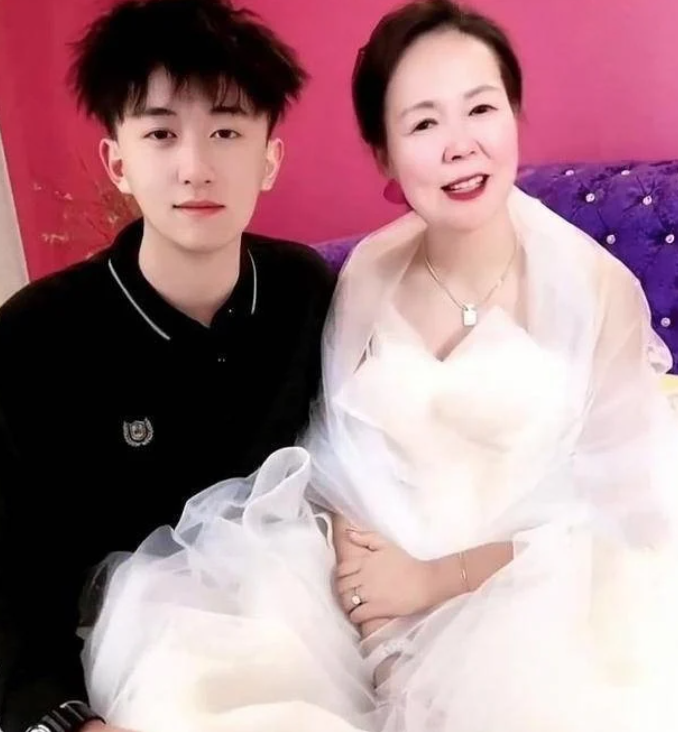 不顧家人反對!22歲鮮肉「甜娶41歲阿姨」計畫生寶寶 網揪真相狂酸「根本吃軟飯+騙流量」他反擊了