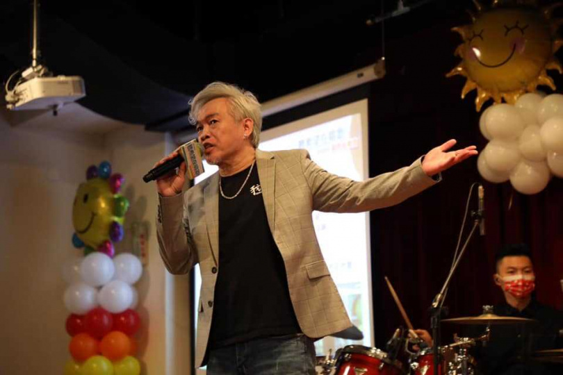 連2年零工作！康康「靠高人指點」早成隱形富豪　坐擁5間房「全家衣食無缺」曝財產已分配好