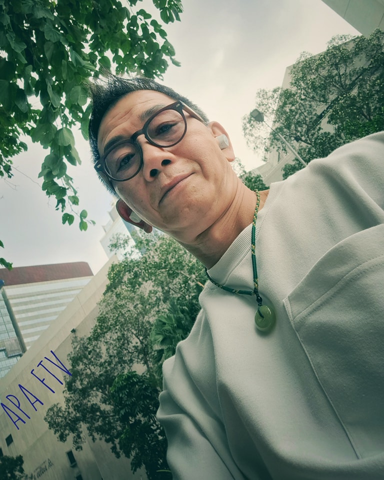 套牢圈外女友！59歲金馬男配「愛情長跑30年」終修成正果　念誓詞落淚「相守一生不容易」