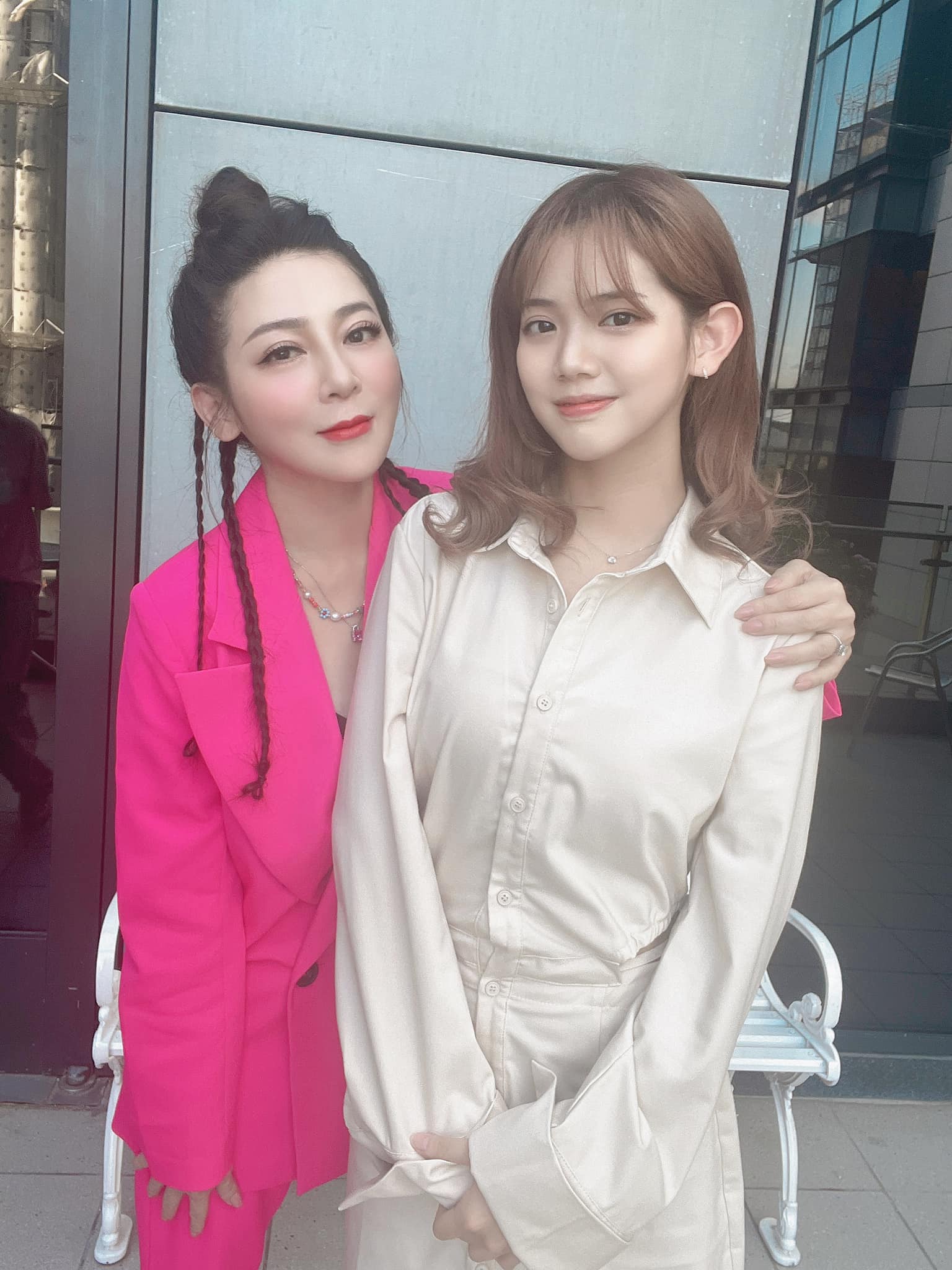 剛參加完好友爸告別式！王彩樺「急送20歲女兒動手術」她背影好憔悴　心疼喊「期待幸運之神降臨」最新病況曝光