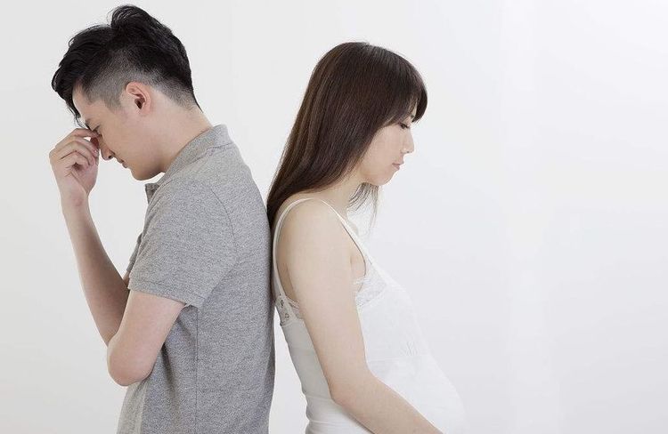 打工三年丈夫回家！夫妻如膠似漆勝新婚　某天晚上「打開衛生間的門」妻子含淚報警