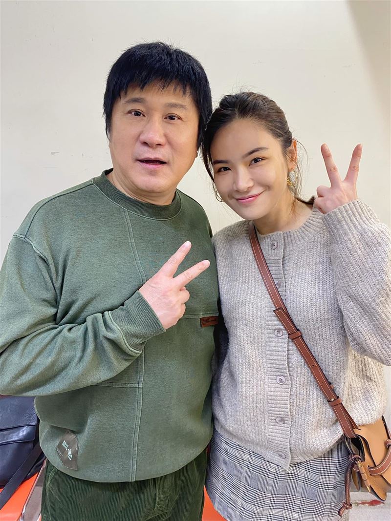 縱橫演藝圈40多年！綜藝天王依舊謙卑「默默行善30年」捐款破億　狗仔直擊「私下面目」驚呼：稀鬆平常