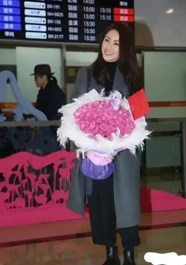 曾紅遍亞洲！她從玉女巨星「落魄到乞討」被人唾棄　原罪竟是「渣男丈夫」還同她人共侍一夫