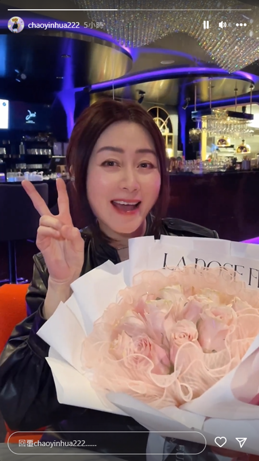 甘願當媽隱退！類戲劇女星移居加拿大「55歲熟女模樣曝」網嗨喊好美　同框2愛女「凍齡宛如姊妹」