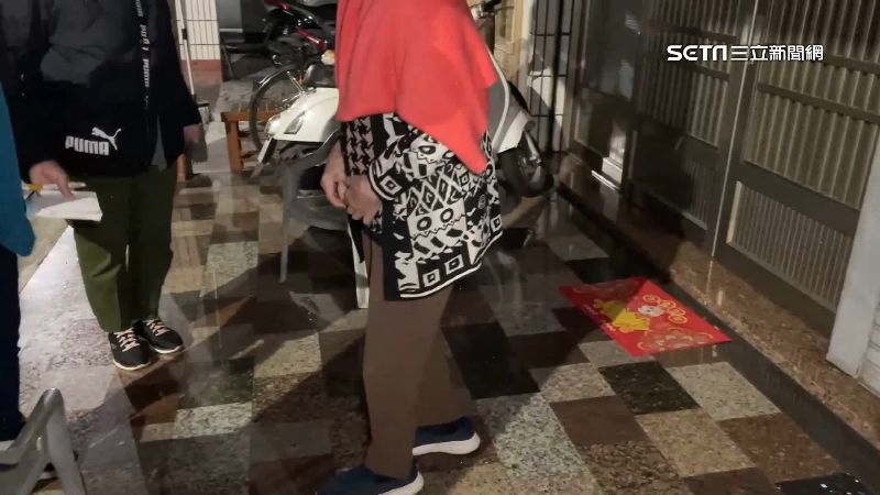 拿走800萬養老金！兒「丟包92歲老母親」不見人影　嬤不斷按門鈴「寒風中呆坐整晚」進嘸家門