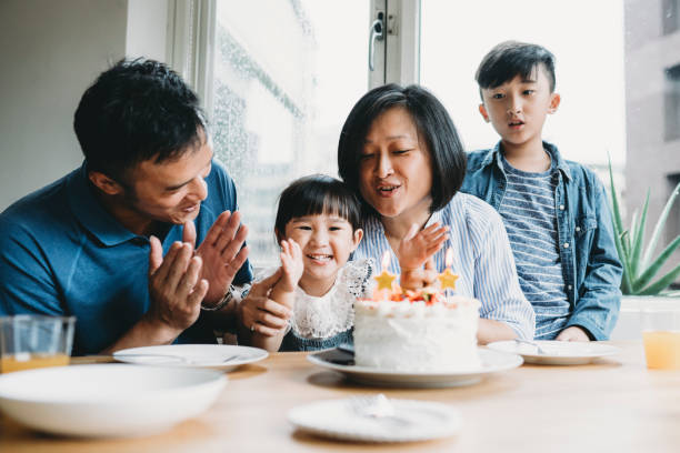 被全世界忽略！她曬身分證搖頭「4年才能過一次生日」好難過　引3萬網友熱議「其實很幸運」紛紛獻上祝福