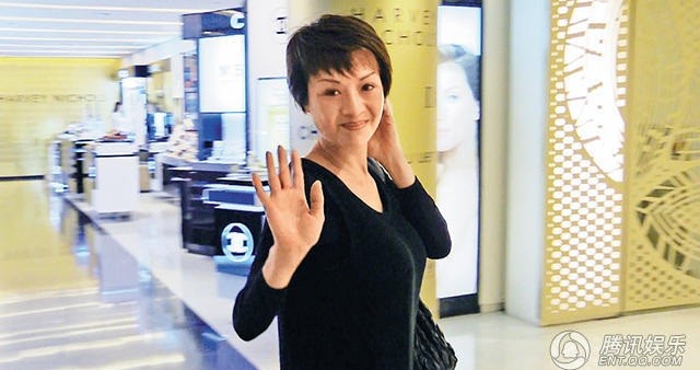 不結婚也無子嗣！傳奇女星「26年男友驟逝」大方把遺產贈前妻　「砸1.3億買房」靠自己不愁吃穿