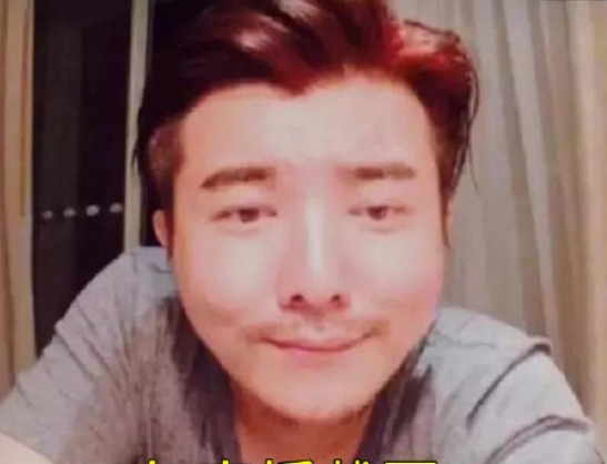 狂吸90萬粉！大叔網紅花10年整形「帥到撞臉金城武」　過往長相曝光「網全認不出」