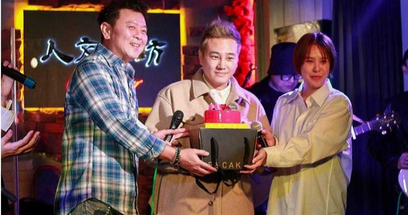 淚揭演藝圈黑暗面！41歲女星憶「剛出道要陪大哥喝」被同事偷衝康 　資深前輩喊「誰欺負她我就弄你」就此解圍
