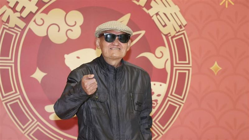 市場艱難賣唱！李炳輝夫妻淚謝「大咖明星」寒冬送暖　認了「夫妻爆衝突」傻眼：人還沒回來
