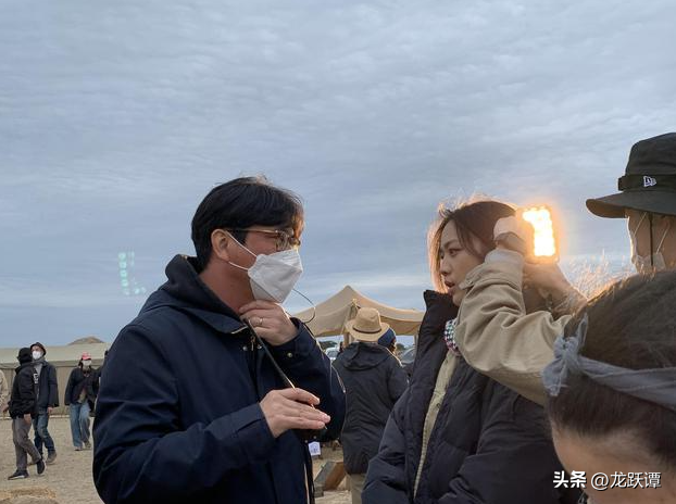 搭檔梁朝偉爆紅！43歲女星成名被消失「奠定影后地位」　「移居韓國當農婦」種田養雞好愜意