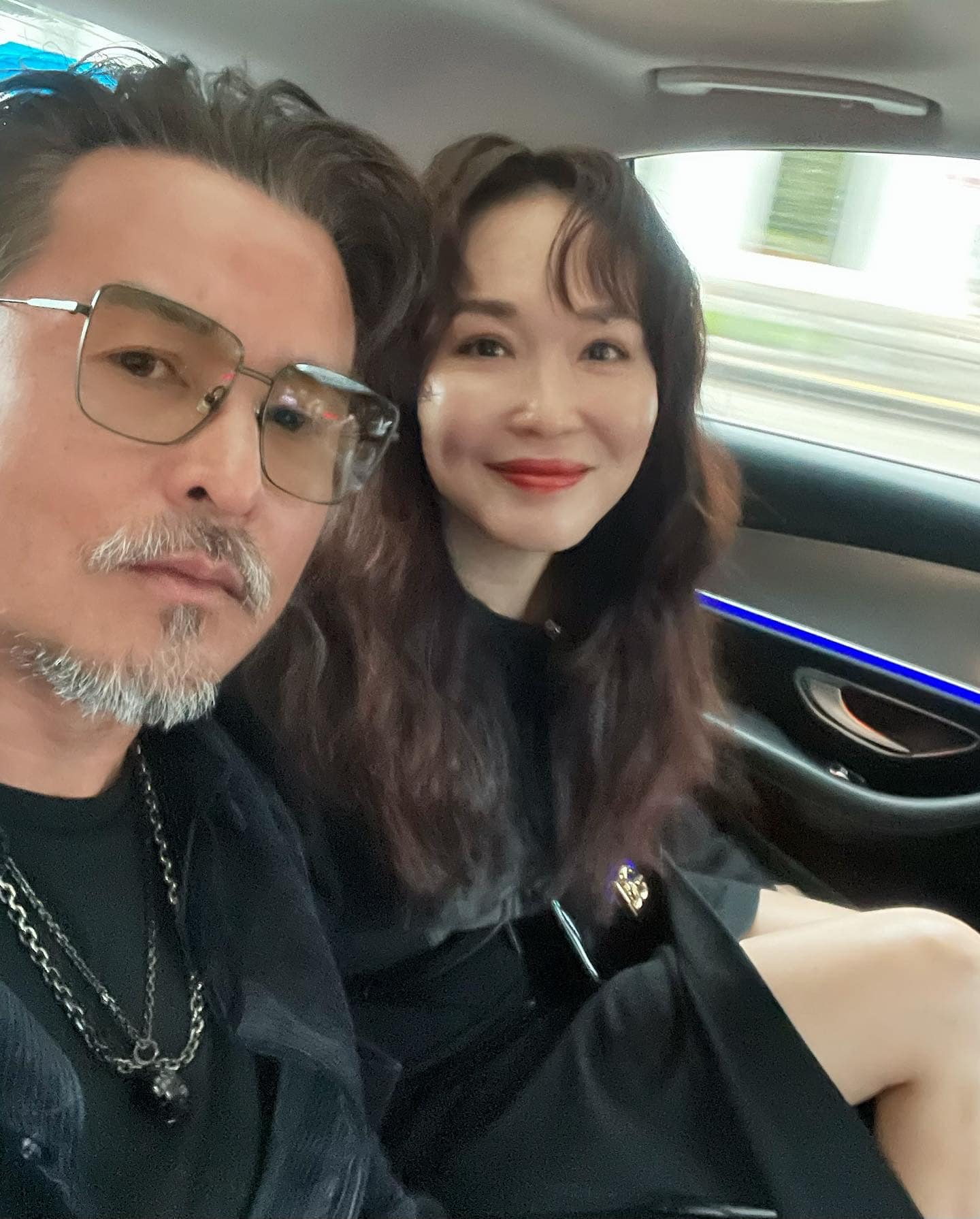 新加坡第一美人！她遭富商初戀劈腿「11年付出一場空」　點頭嫁影帝「52歲被寵像公主」幸福雖遲仍到