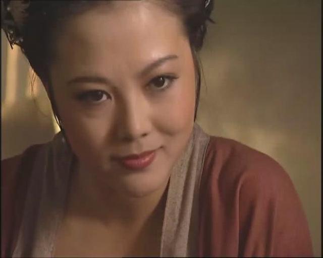 當紅女演員成通緝犯！她遭陷害「被離婚淨身出戶」一無所有　前夫猝逝「她現身扶靈」一番話惹心疼