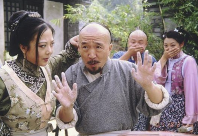 當紅女演員成通緝犯！她遭陷害「被離婚淨身出戶」一無所有　前夫猝逝「她現身扶靈」一番話惹心疼