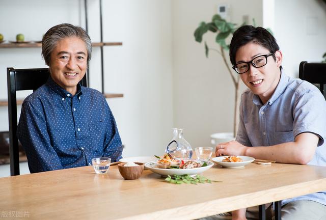苦了好多年！老伴臨終前「讓我牢記一句話」現在才明白　66歲「照做生活大逆轉」：真的變幸福了