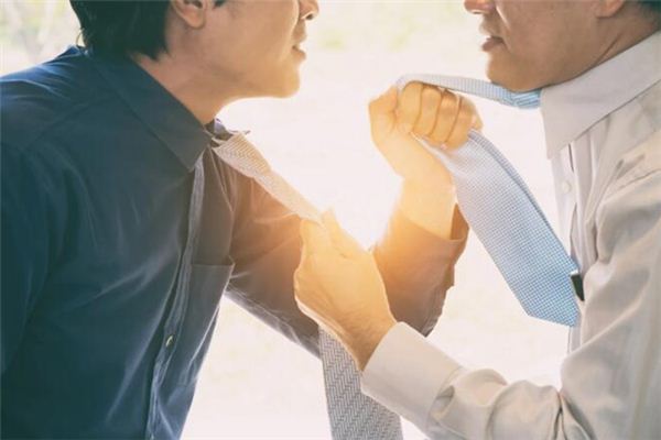 未婚無子女！高齡老翁逝「房產無人繼承」7親戚爭紅眼　「網嘆親情太廉價」法院判決出爐