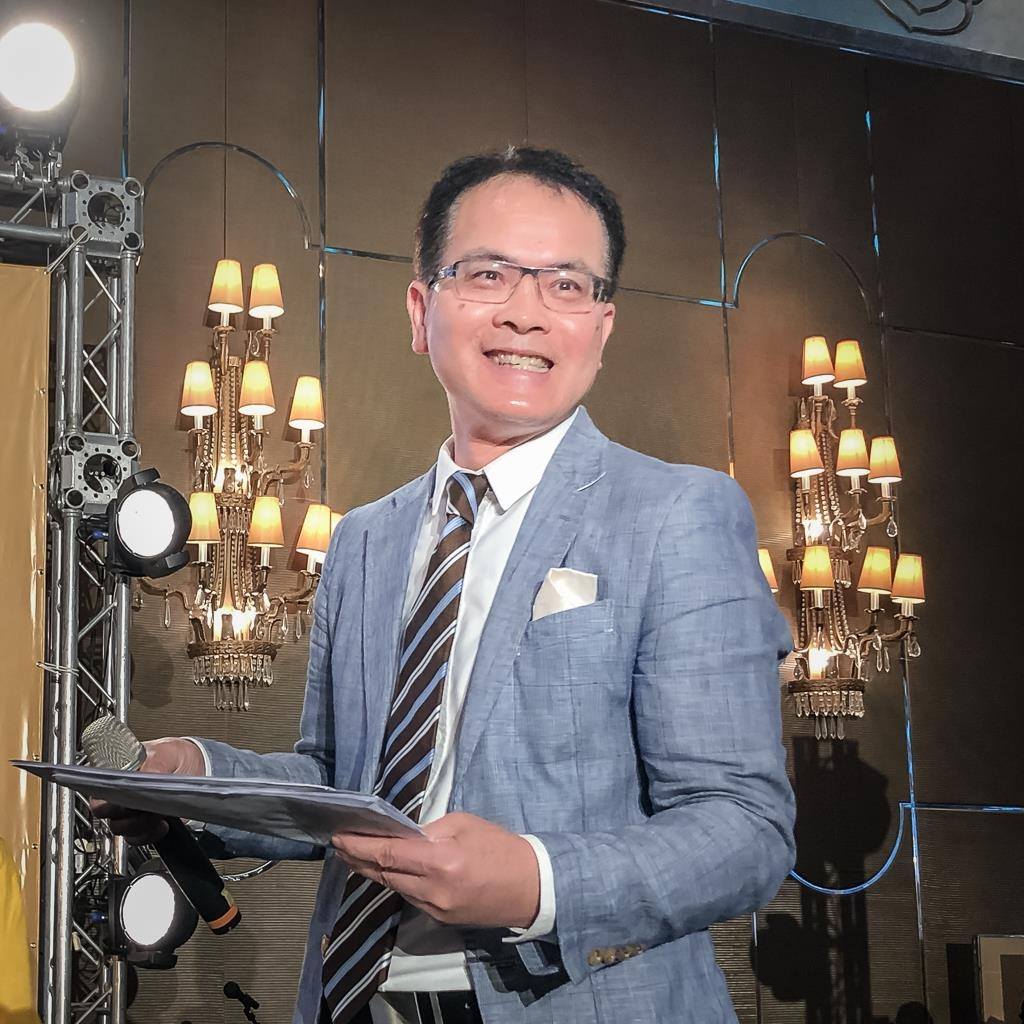 一度要裝心臟支架！61歲名嘴「閃電請辭5年節目」坦言：有點累　宣布卸下工作「回家含飴弄孫」享受悠閒人生
