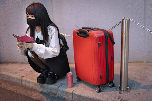 媽讓無業兒免費吃住！女兒卻要「上繳一半薪水」當生活費　她拒多做1事「回家一看愣住」：我該怎麼辦