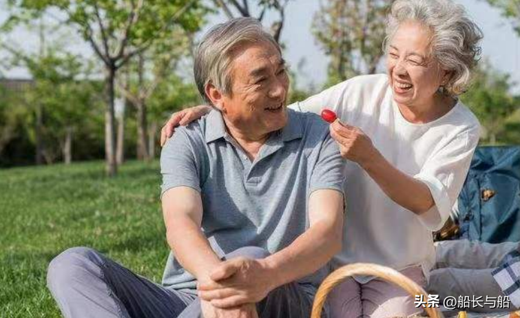 再婚老伴出軌交誼舞伴！大爺發現後卻裝不知情　每晚「做出1行為」讓對方精神崩潰：最狠的報復