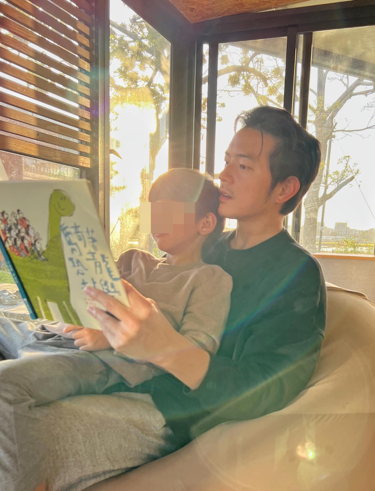正式交接當主夫！40歲男星「偷安排驚喜旅程」妻一看目的地嚇傻　「交代妻子盡情玩樂」：妳該任性了