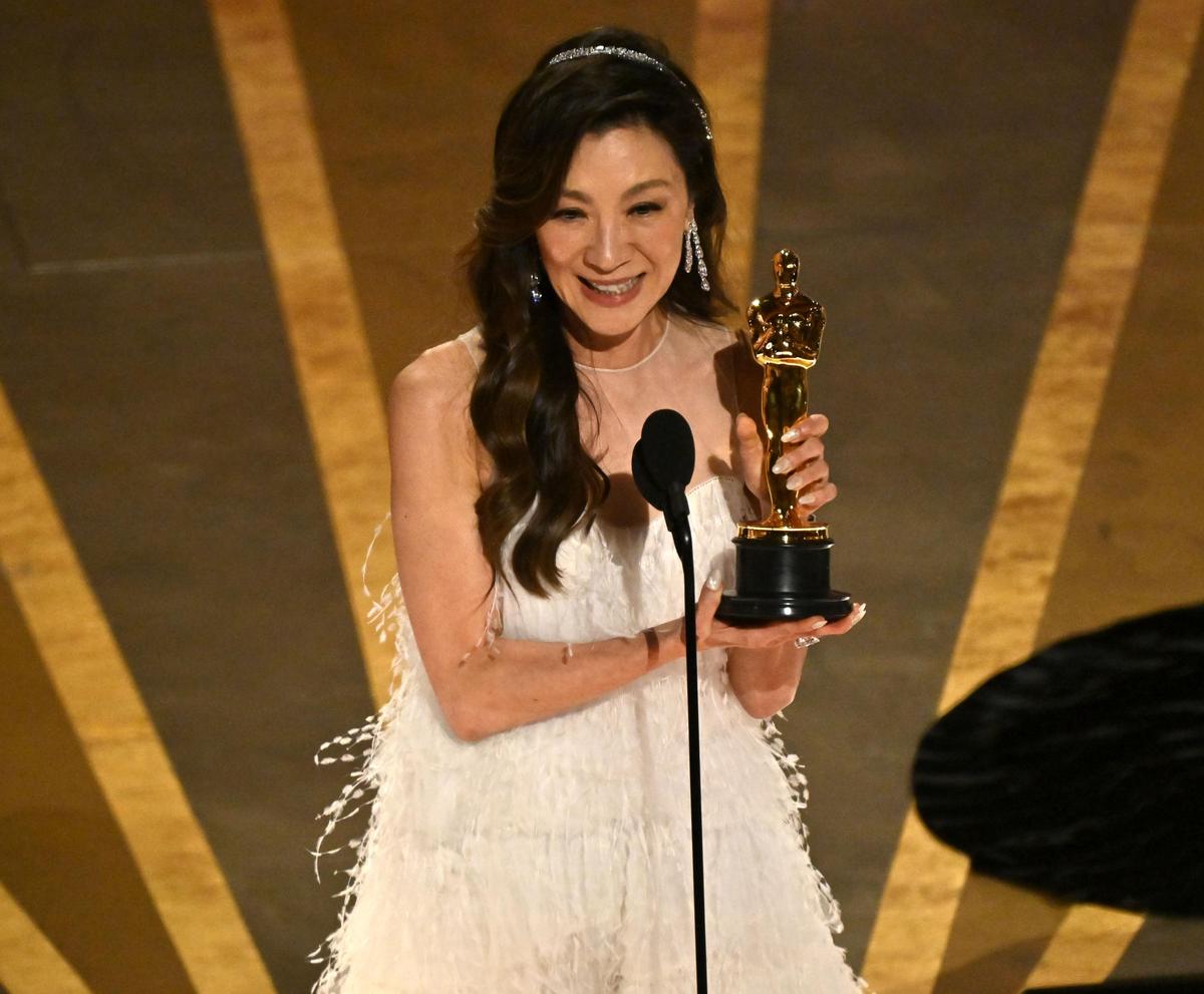 武打女星破紀錄！楊紫瓊榮登奧斯卡首位華人影后 激動喊話：40年的夢想成真