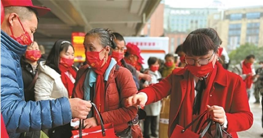 搶救9天還是走了！佛心老闆見員工「2兒上不了學」心生不忍　霸氣「發薪給遺孀」承諾：供到大學畢業