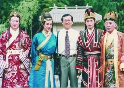 浮沉30年熬出頭！51歲綠葉男星奪奧斯卡「手握小金人」激動吶喊　鄭平君曝「他來台拍過八點檔」：是我同事