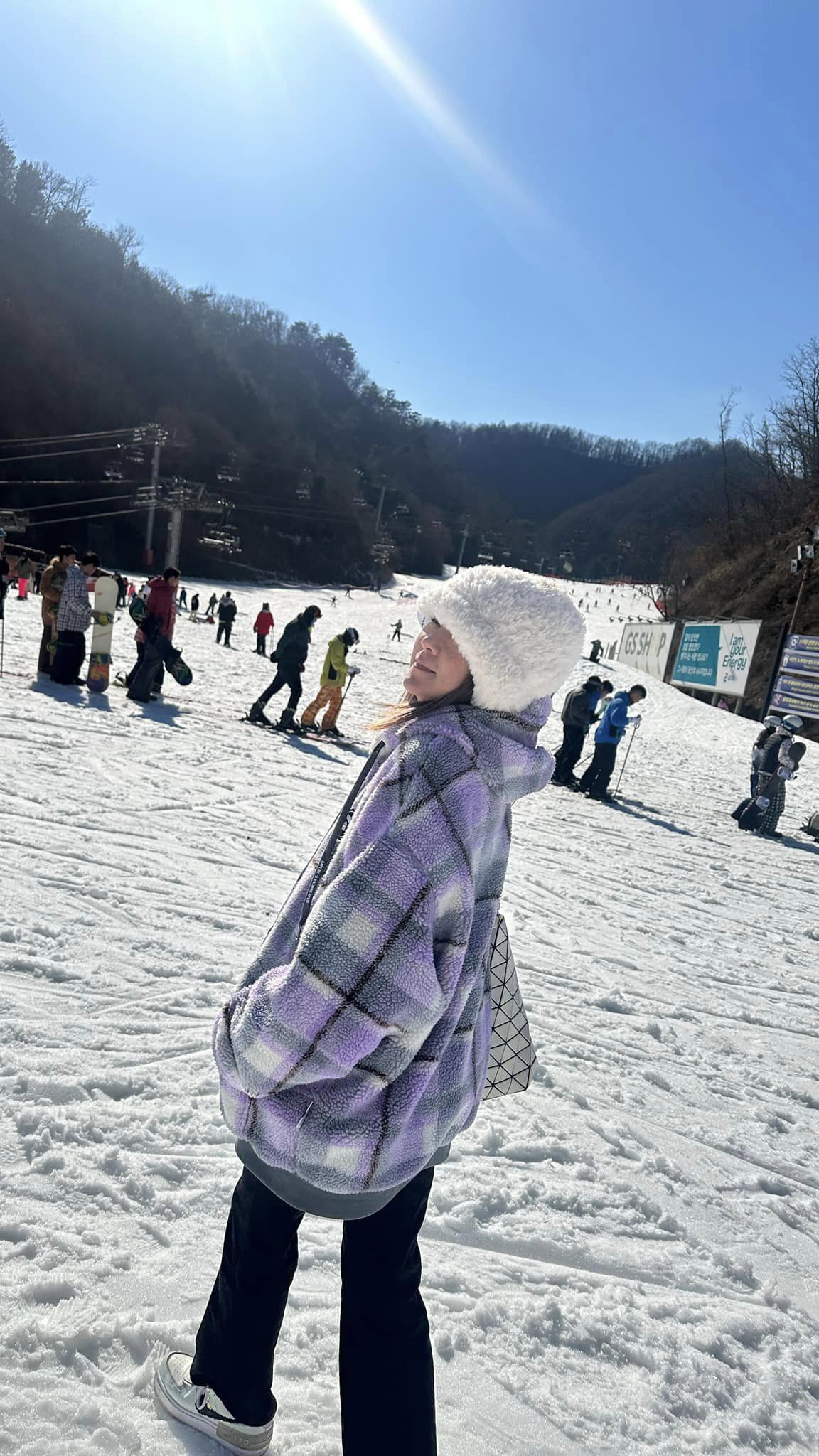 陸元琪17歲愛女驚艷網友！空靈系顏質獲封「最美星二代」 母女韓國行溫馨滿點