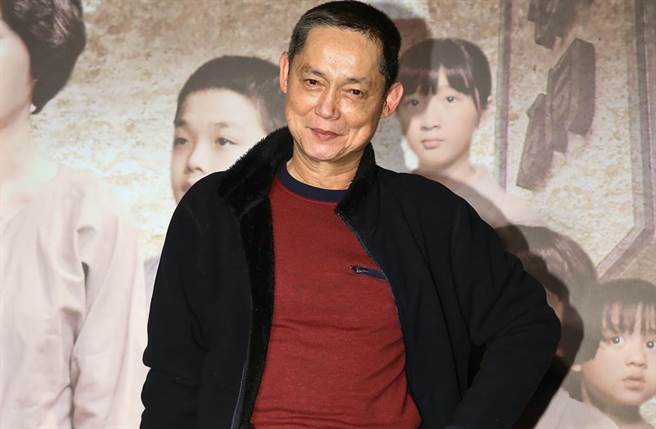 浮沉30年熬出頭！51歲綠葉男星奪奧斯卡「手握小金人」激動吶喊　鄭平君曝「他來台拍過八點檔」：是我同事