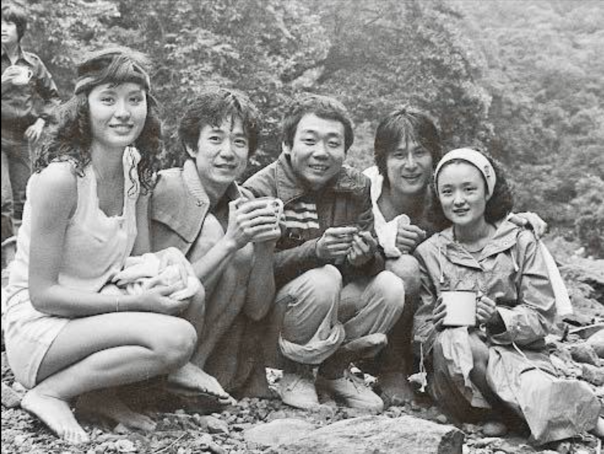 為千萬遺產撕破臉！71歲影帝離世「長女槓上小33歲後母」　兩人失控「靈堂前大打出手」導火線曝光