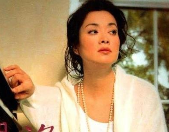 知名女歌手39歲才結婚！丈夫離世後留下「一雙未成年兒女」和260億遺產　她吞藥輕生：人生太凄苦