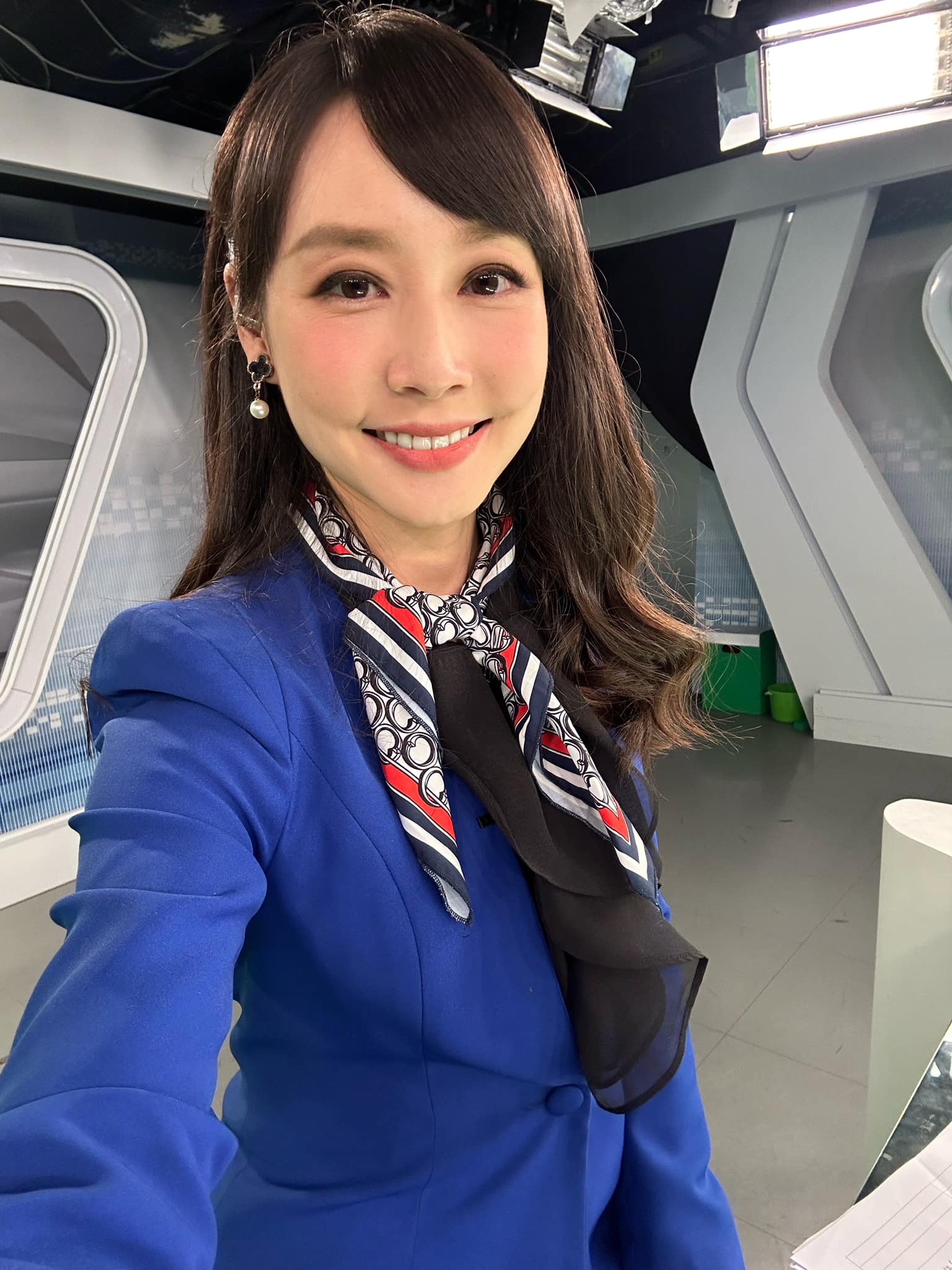 結婚10年動兩次刀！女主播41歲高齡懷孕「拚試管一次就中」　「開心公開寶寶性別」：盼到一家三口了